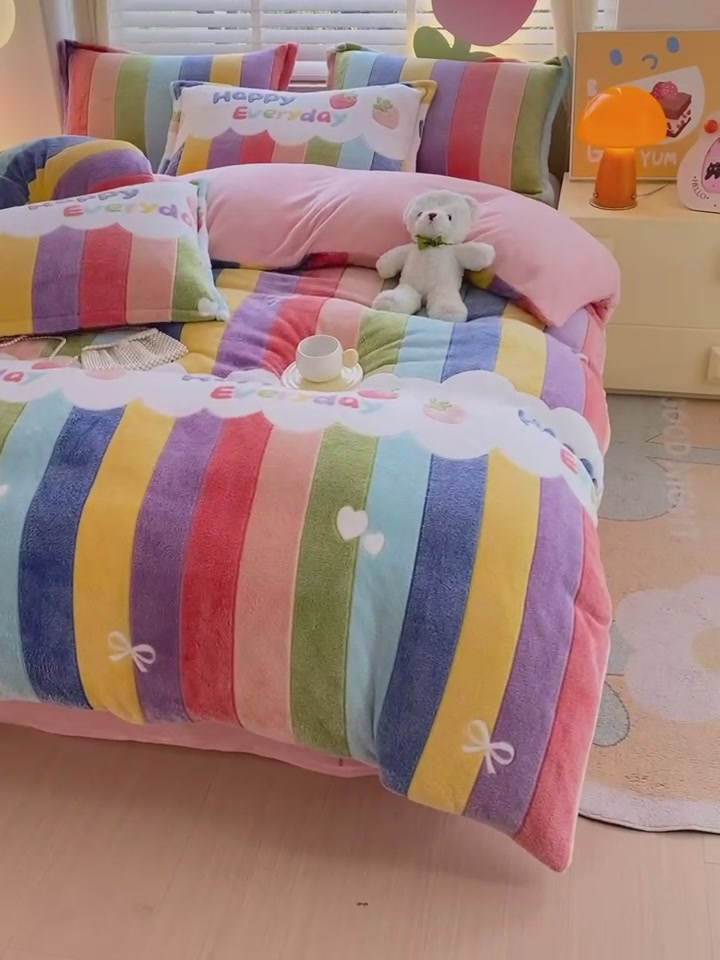 冬天必备！蜜哚儿雪花绒四件套，软fufu的温暖感，爱了爱了！