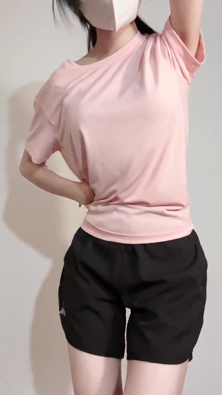 独处运动新装备：匹克速干套装，夏日里的清爽伙伴