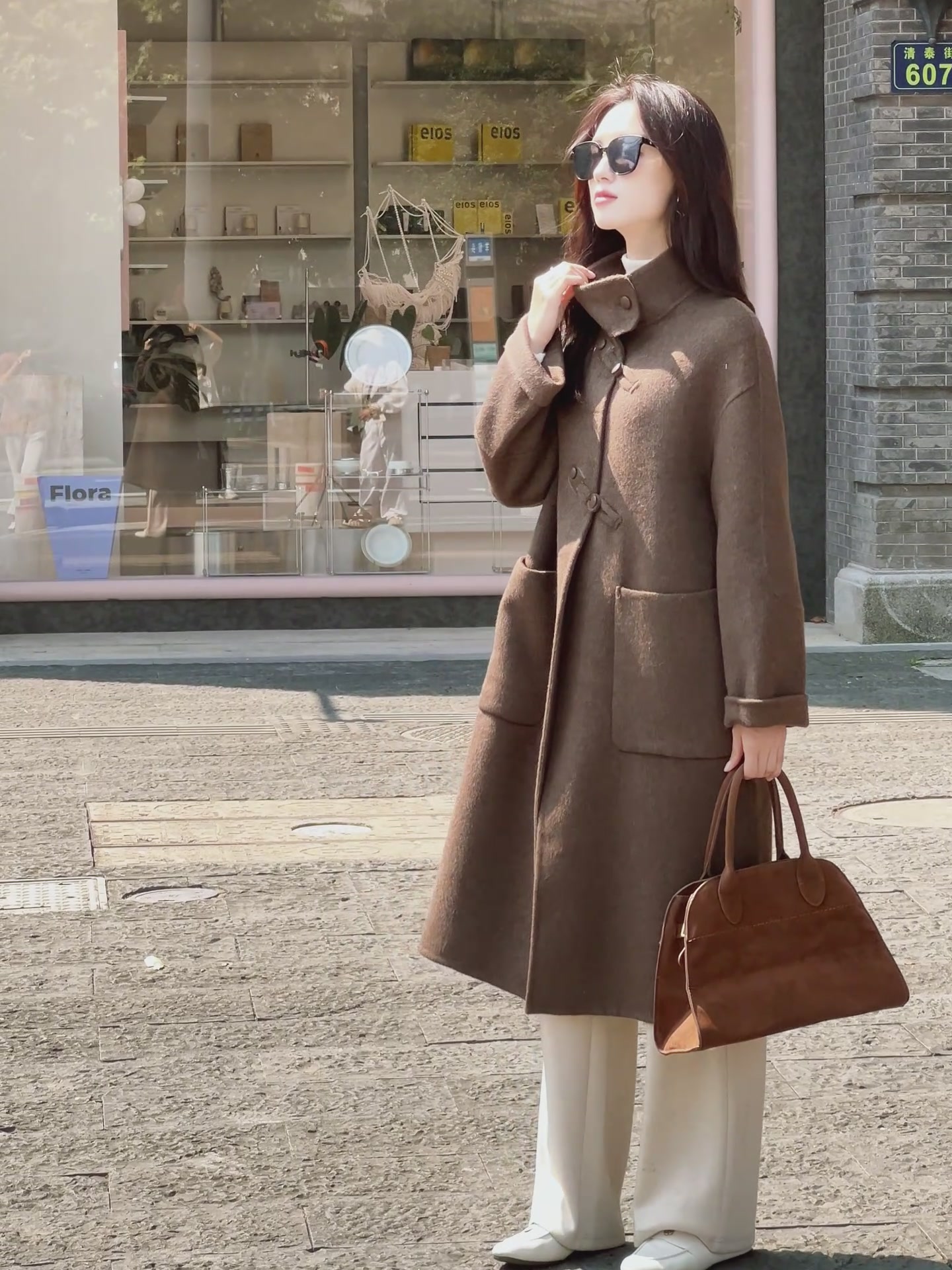 姐妹们！这件羊毛大衣真的绝了，高级感满满还不贵！