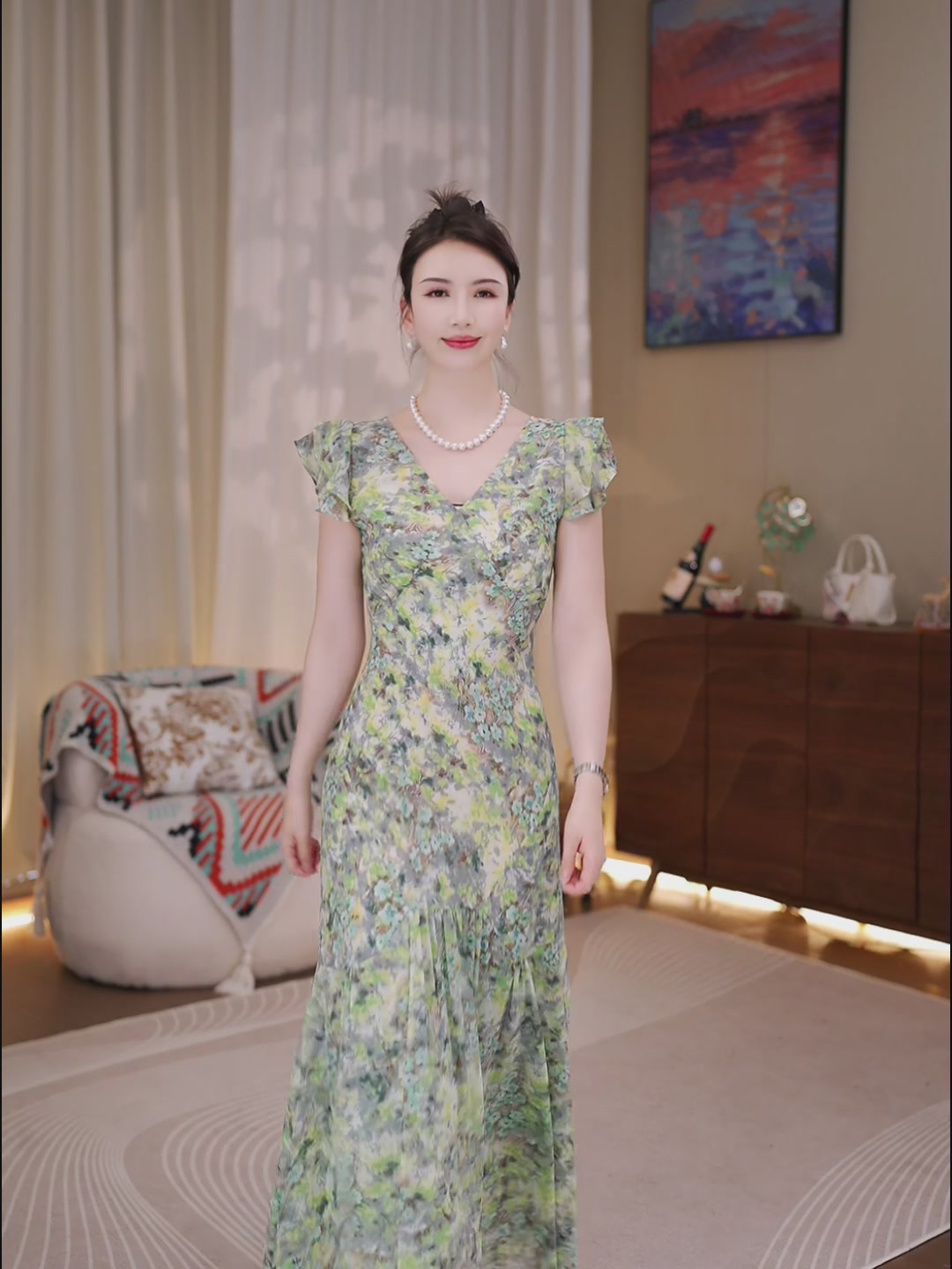 兰瑟儿2025夏季新款碎花裙：法式优雅与荷叶袖的浪漫邂逅