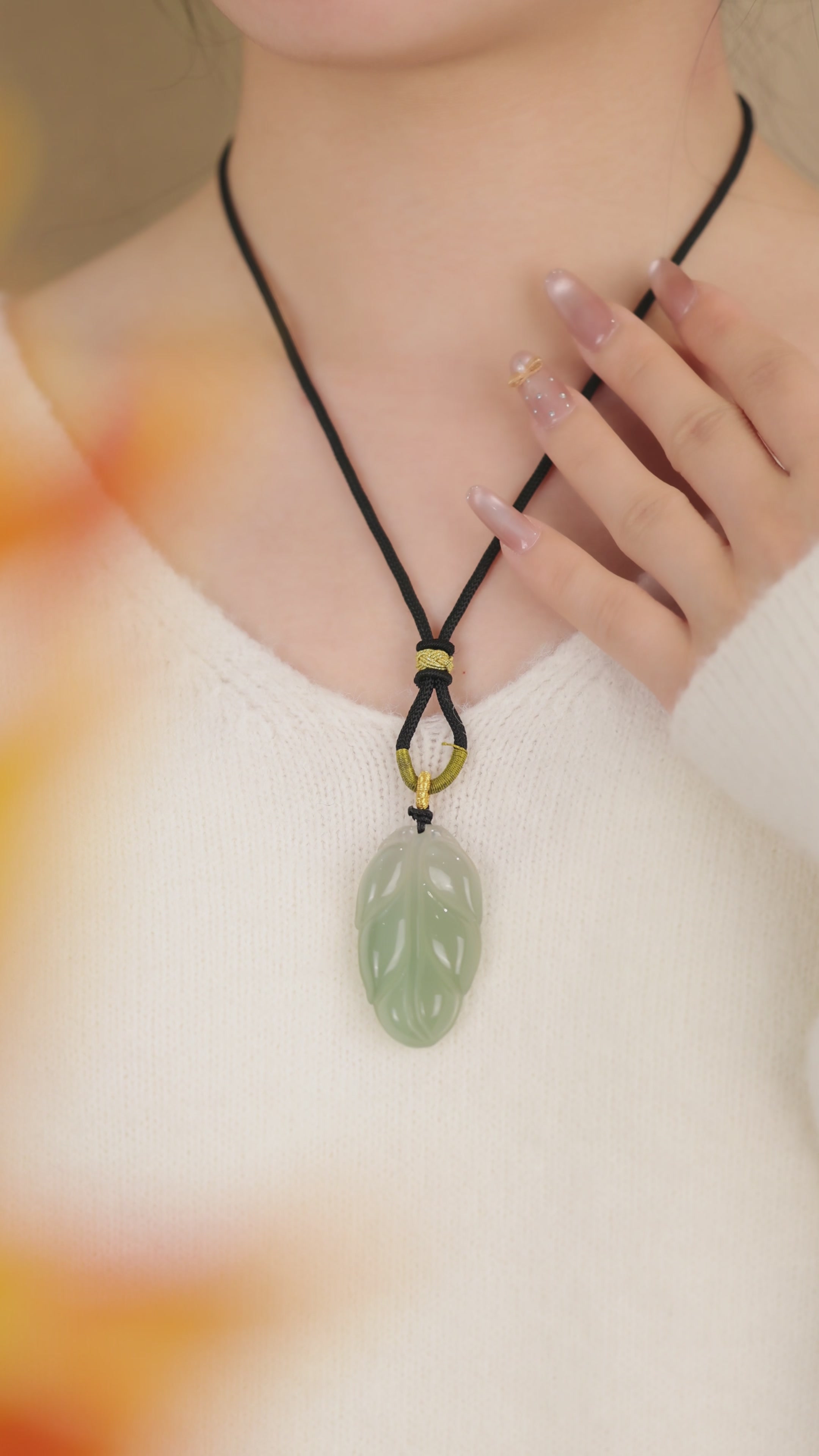 翠王妃半山半水玉髓叶子吊坠：戴上它，你就是行走的“金枝玉叶”！