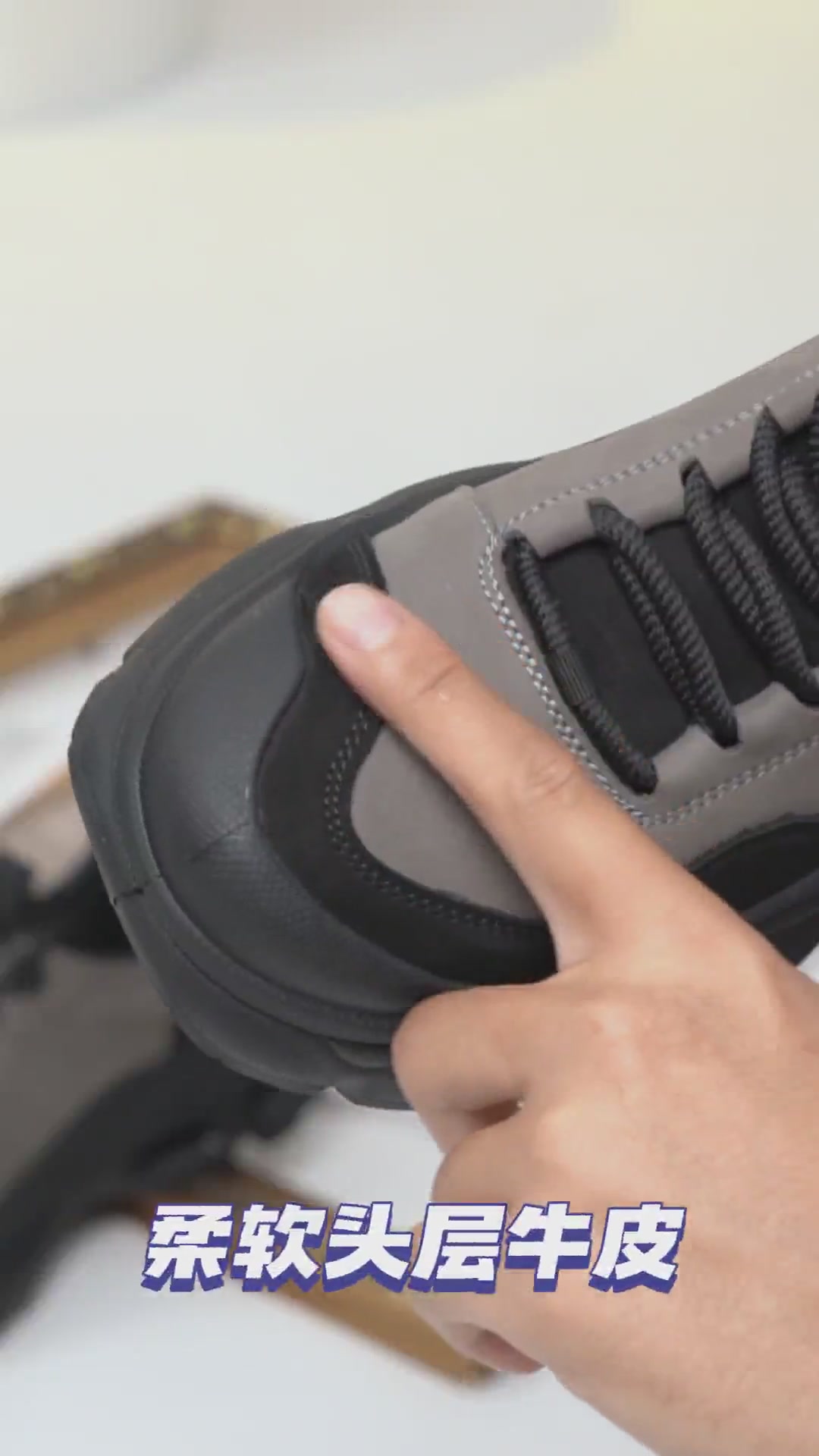 沙驰复古撞色工装鞋：头层牛皮与透气设计的完美结合