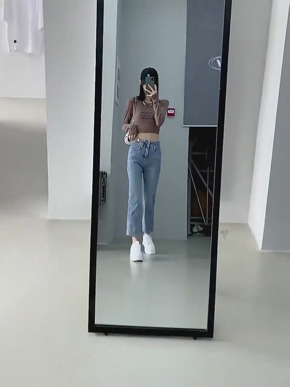 赢夫人这条微喇裤，穿上直接腿长两米八！