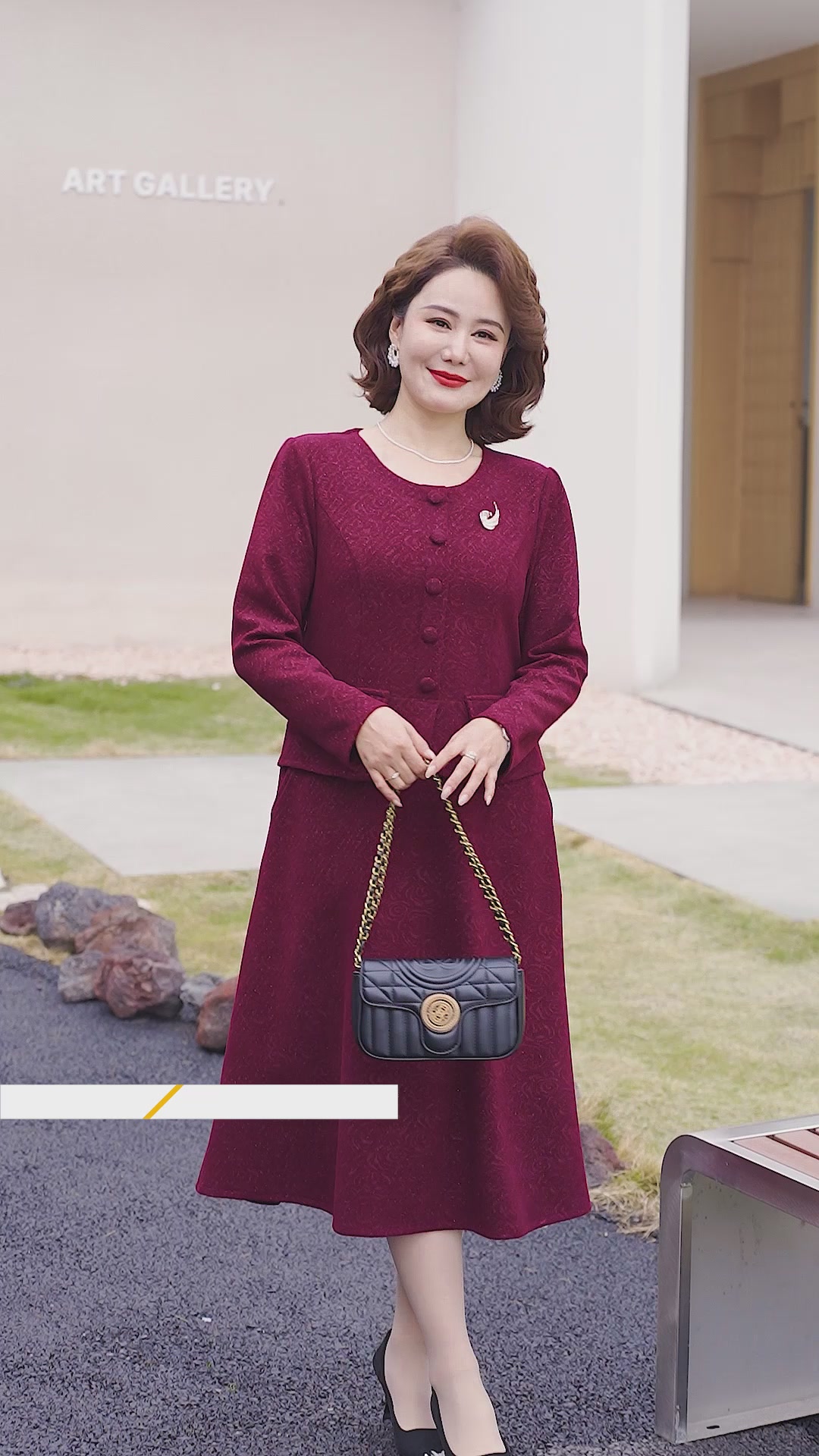 纤依派妈妈装：899元买来的不仅是裙子，更是中年女性的自信与优雅