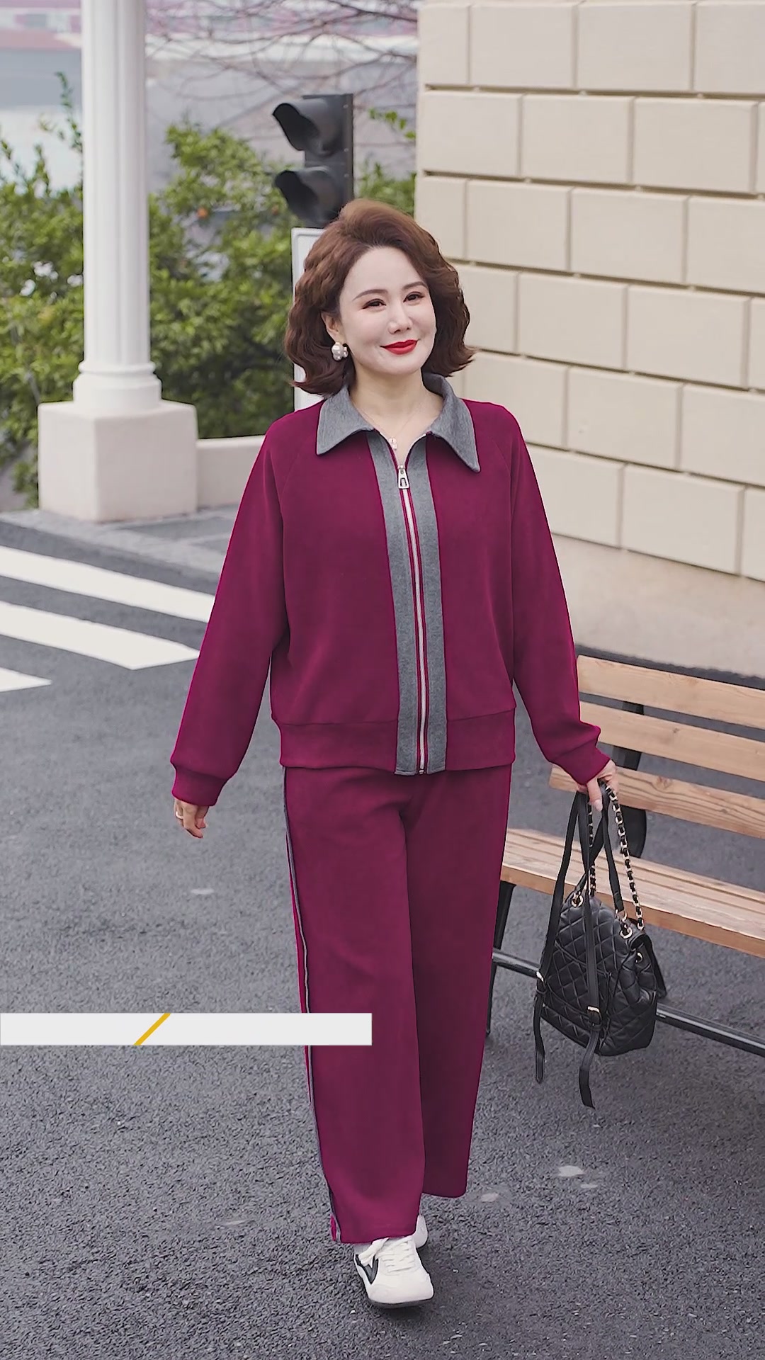 纤依派2026新款妈妈运动套装：洋气翻领拉链两件套，春秋休闲新风尚