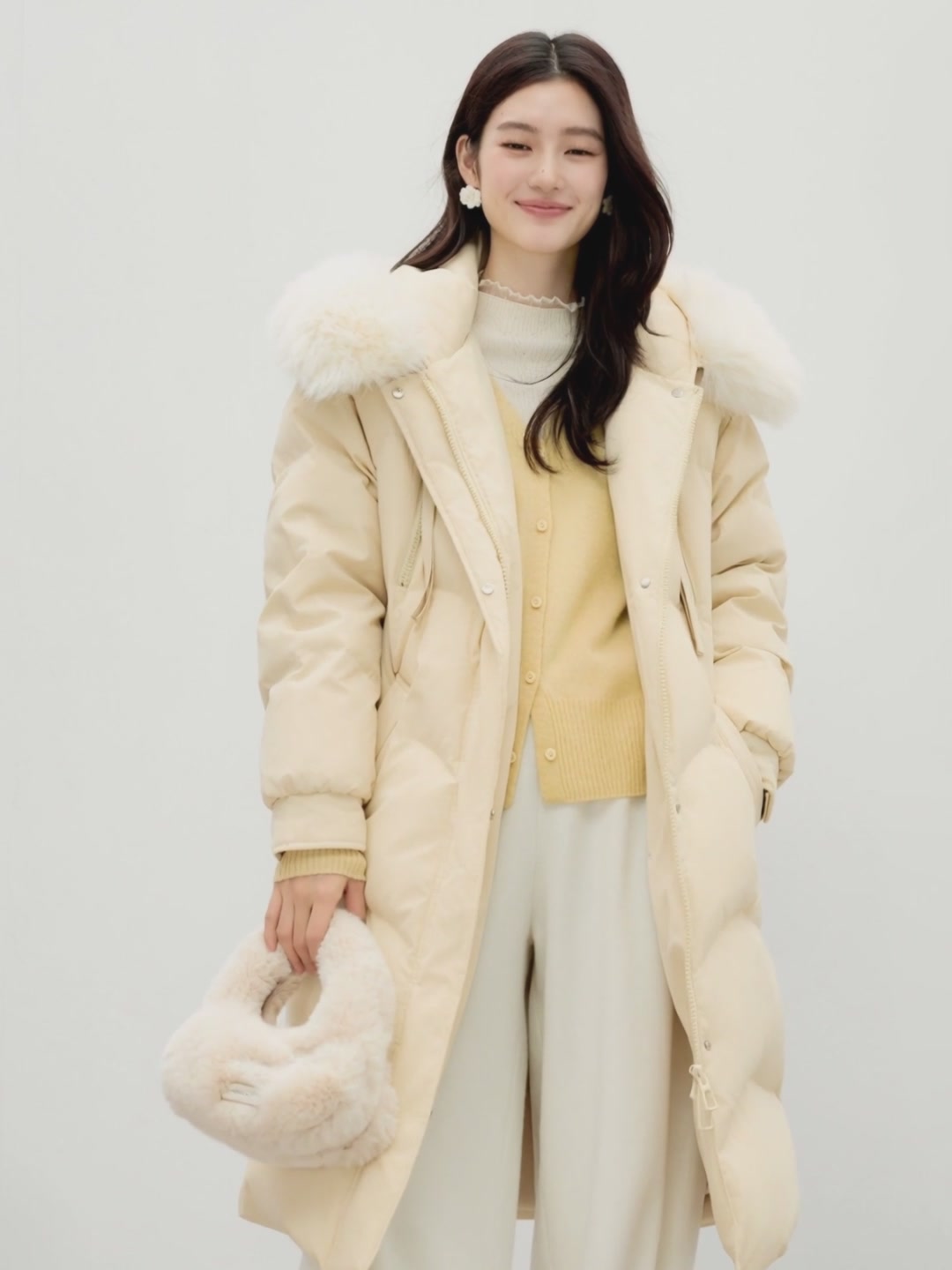 秋水伊人这款羽绒服，3888元值不值？我穿了一周，真实体验分享