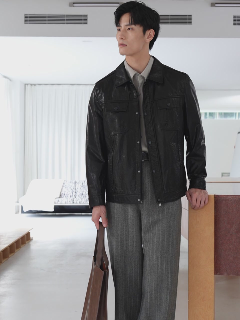 兽王皮夹克：3596元买一件“做旧”的工装风牛皮夹克，值吗？