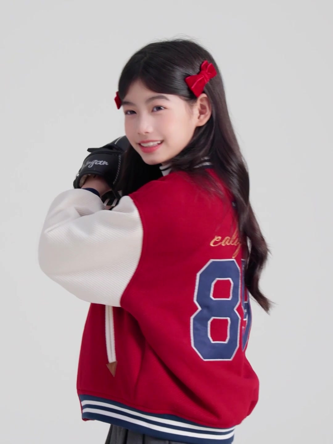 这件Barry Banny棒球服，让我家小公主秒变复古酷girl！