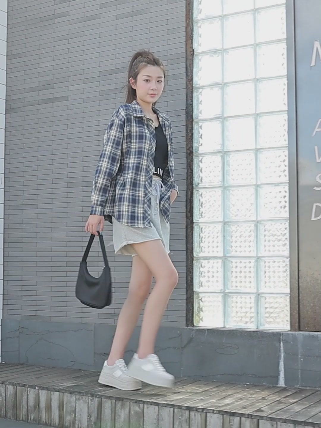 挑战复古风极限！达芙妮德训鞋：松糕厚底阿甘鞋，小众还是真香？