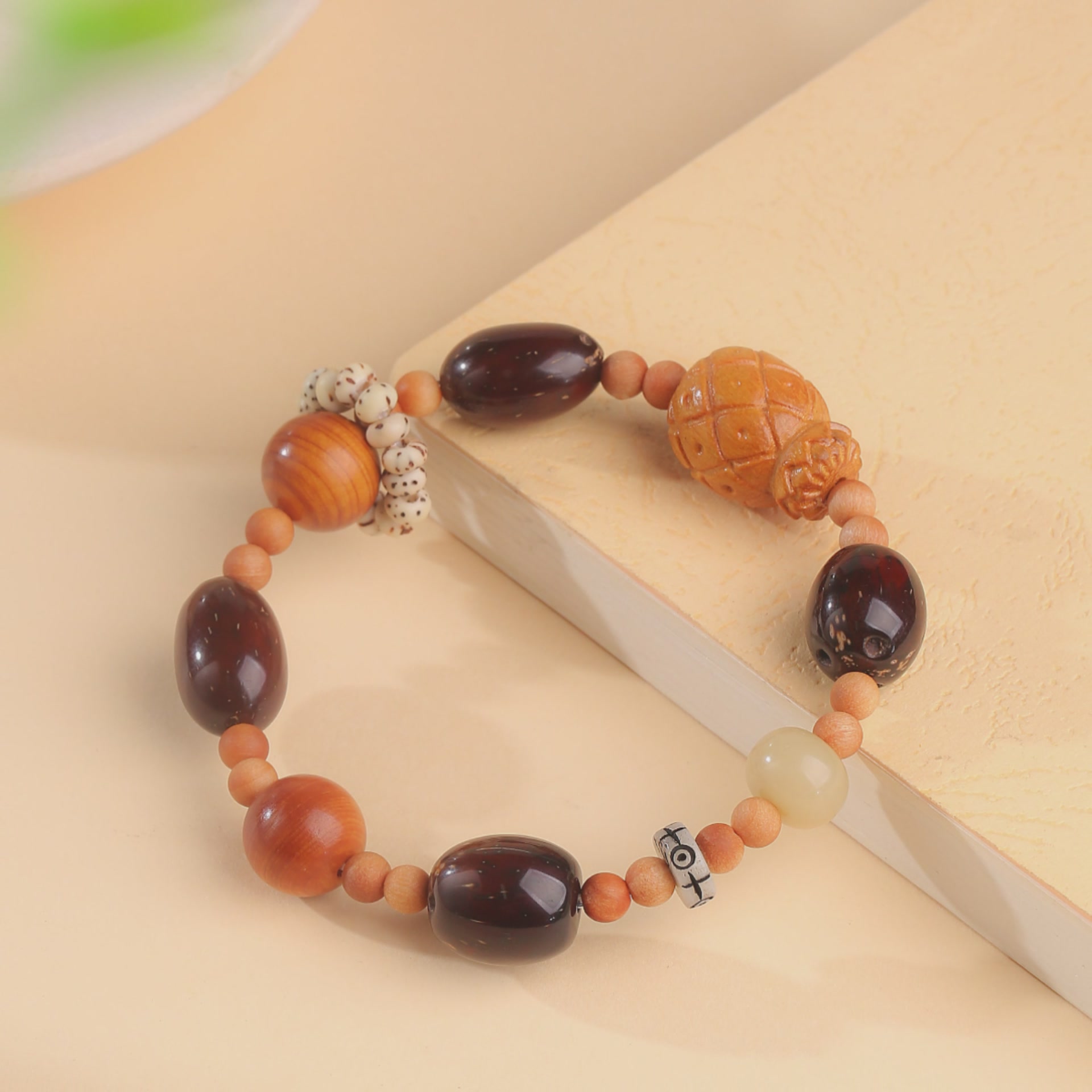 印象眸紫金鼠手串：一款让我重新认识文玩魅力的日常伴侣