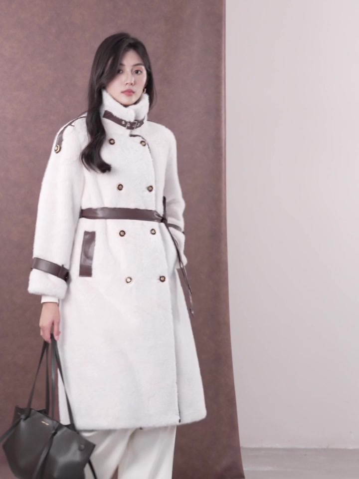 兽王金貂绒外套：穿上它，我就是冬日里的“毛绒女王”