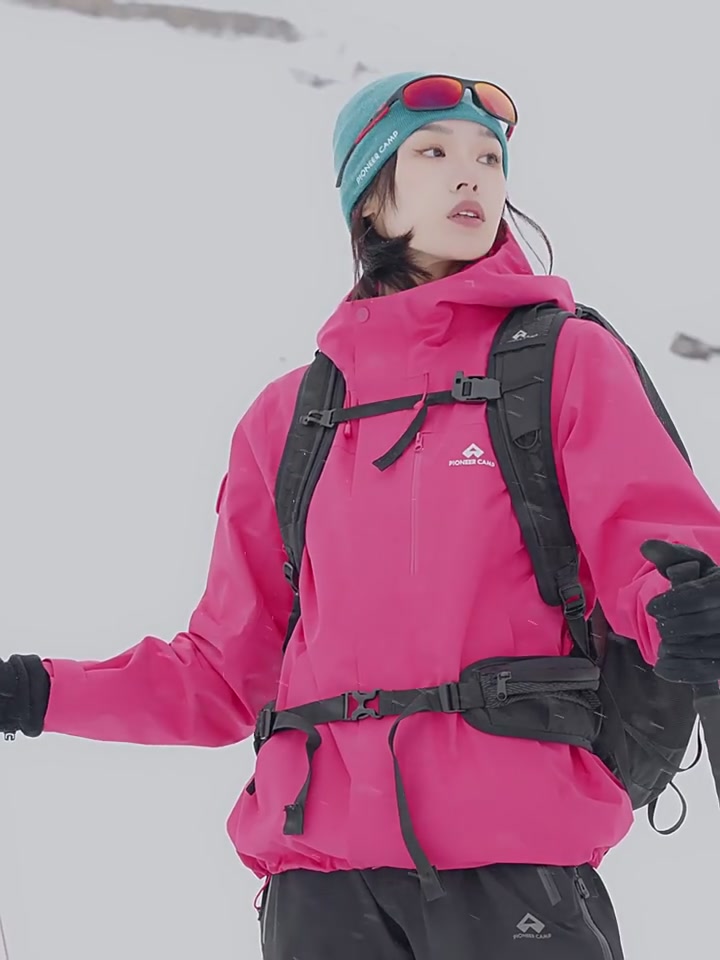 拓路者青鸟冲锋衣：穿上它，我成了山野间的“防水女侠”