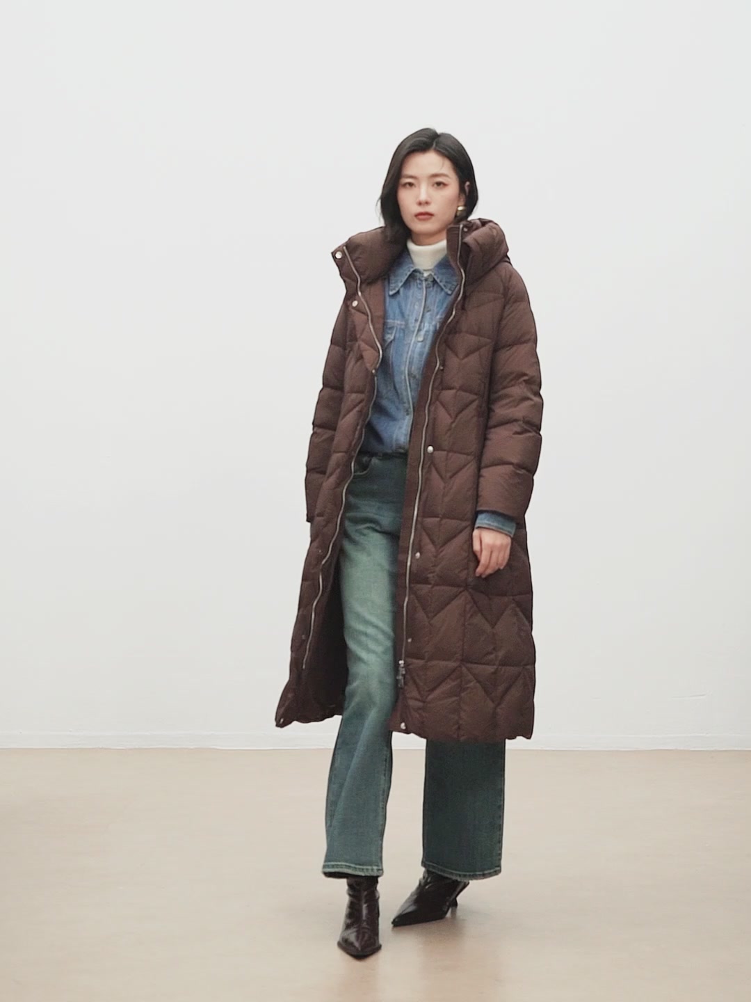 佧茜文通勤大翻领羽绒服：职场人的冬日战袍，保暖与时尚我全都要！