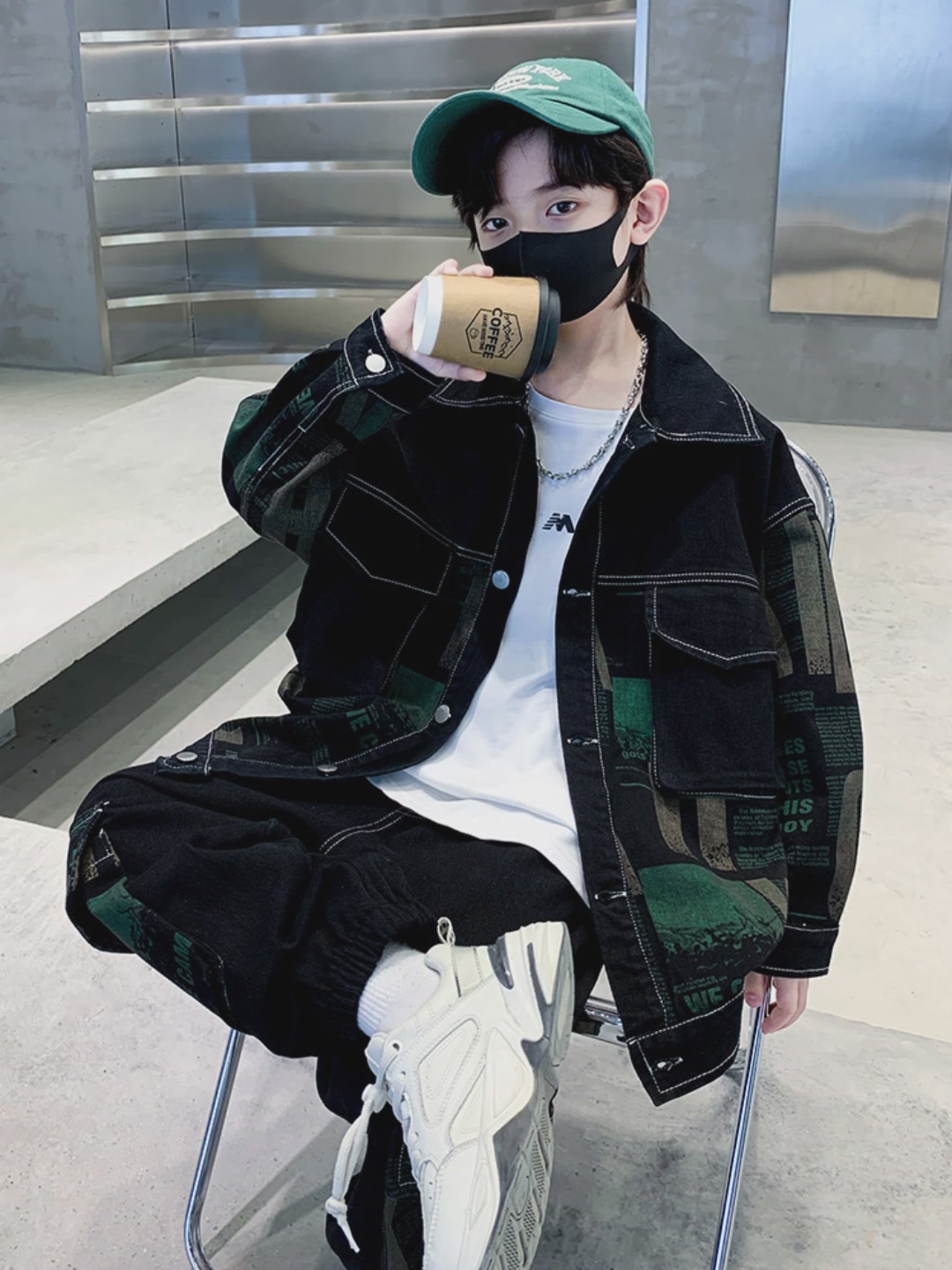 牛仔小酷盖的春日冒险：Camkids男童套装体验记