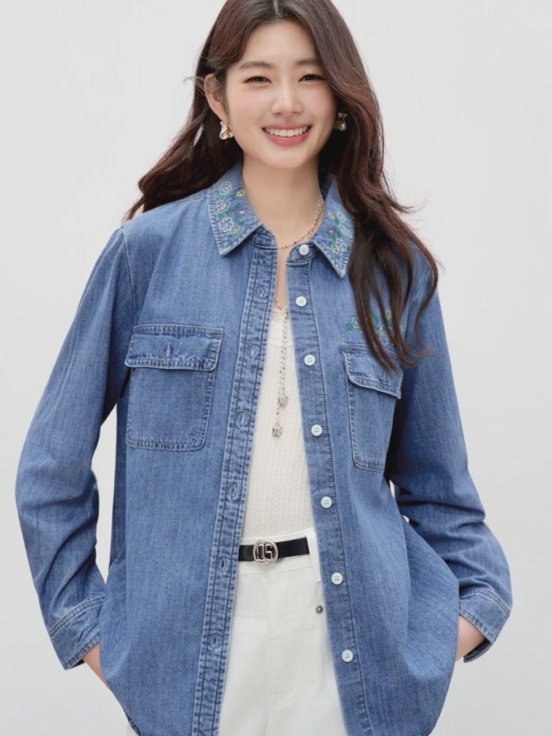 秋水伊人这件绣花牛仔衬衫，我穿出了复古感还是老气感？