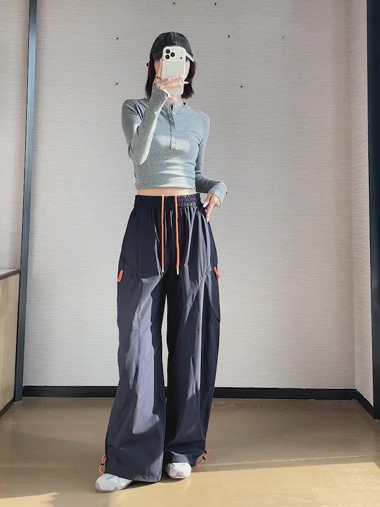 苼荟美式工装裤：酷飒女孩的春季弯刀裤，这波细节赢麻了！