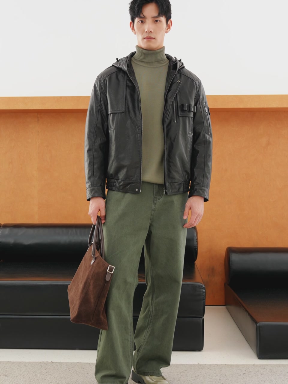 对白这件羊毛大衣，我愿称之为冬日里的“温暖铠甲”！