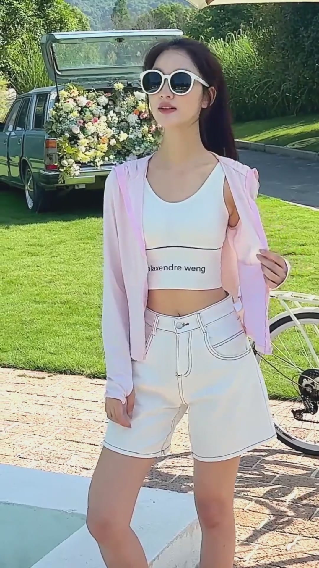 芭比BARBIE连帽外套：健身女孩的户外新宠，透气又舒适！