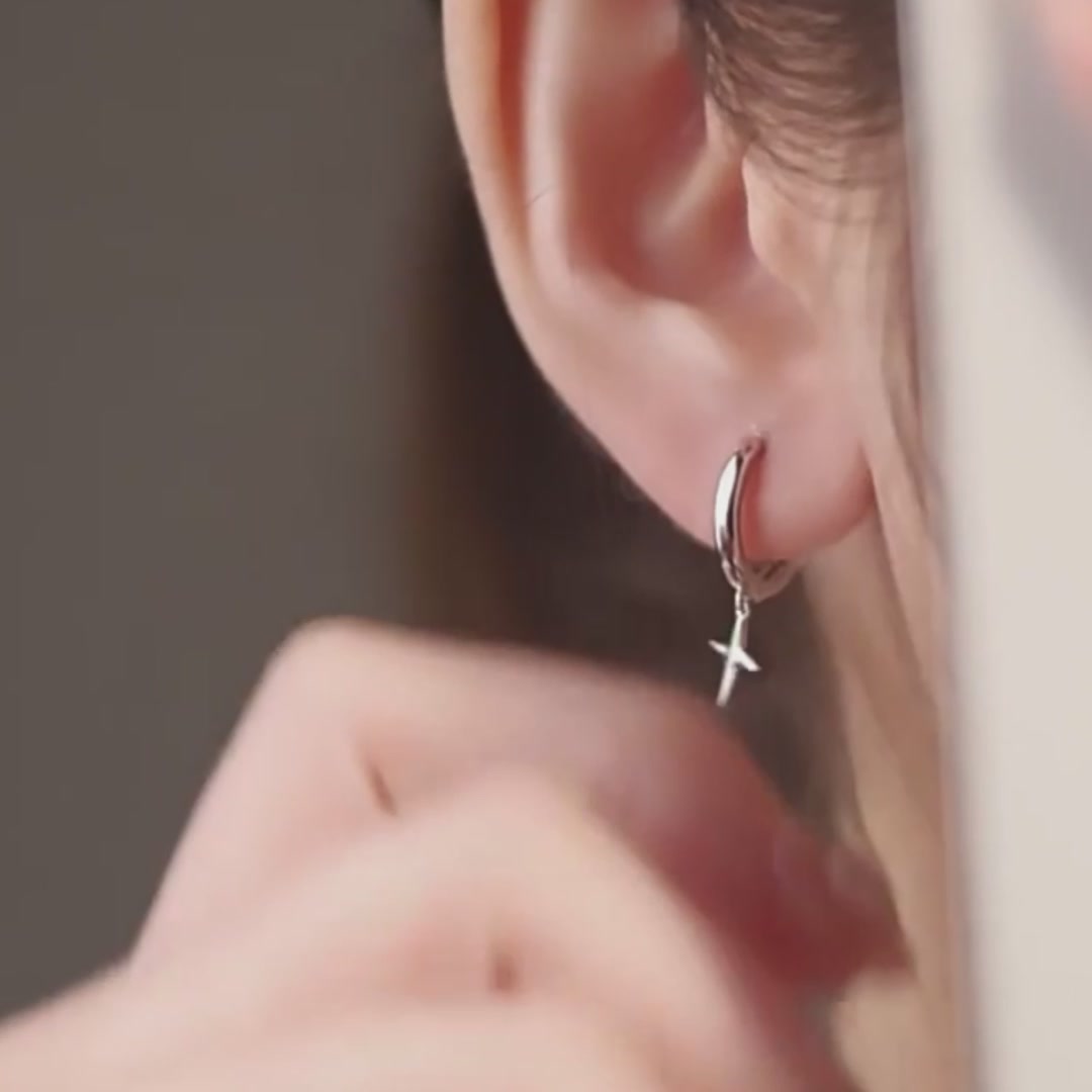 DTOTO四芒星耳扣：轻奢感拉满，小众设计点亮日常穿搭