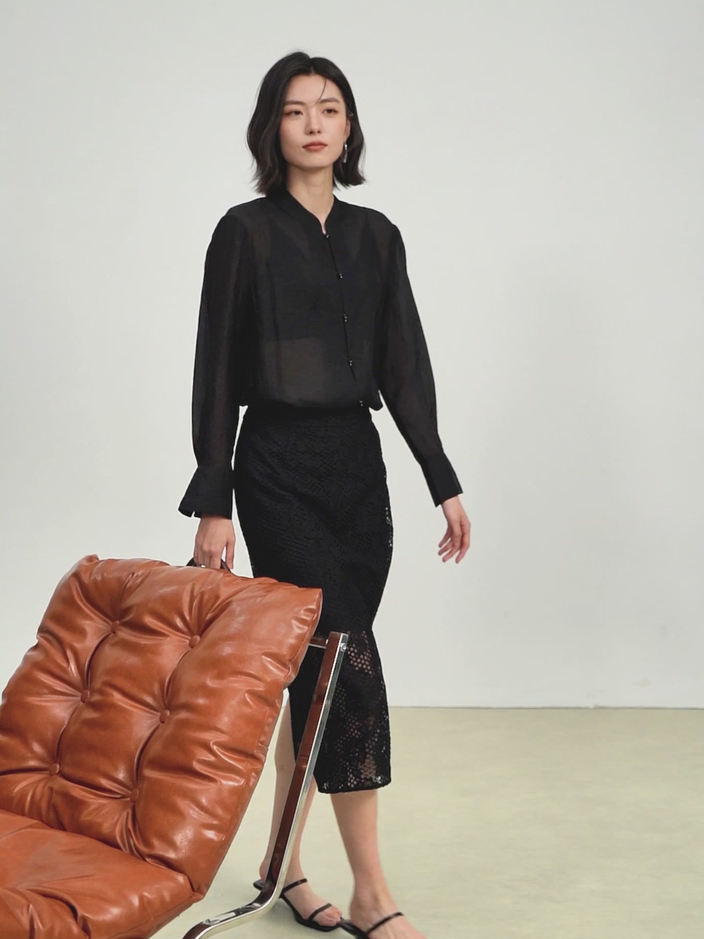 佧茜文蕾丝裙初体验：高腰直筒的温柔陷阱，我好像被拿捏了