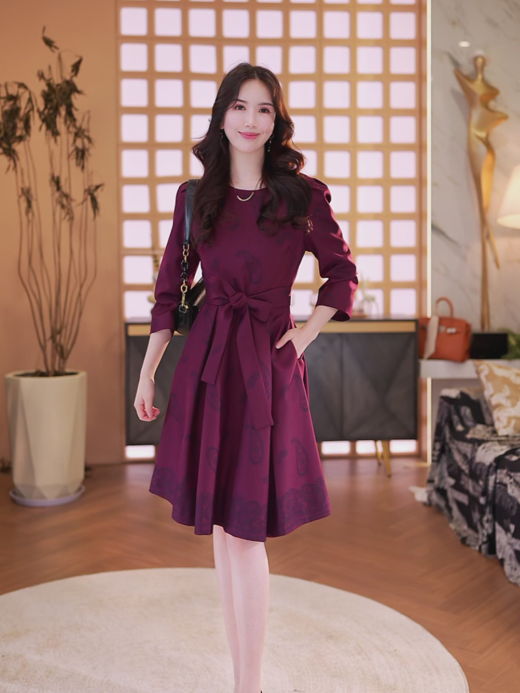 兰瑟儿复古裙：小个子也能穿出气场，系带一拉秒变纸片人！