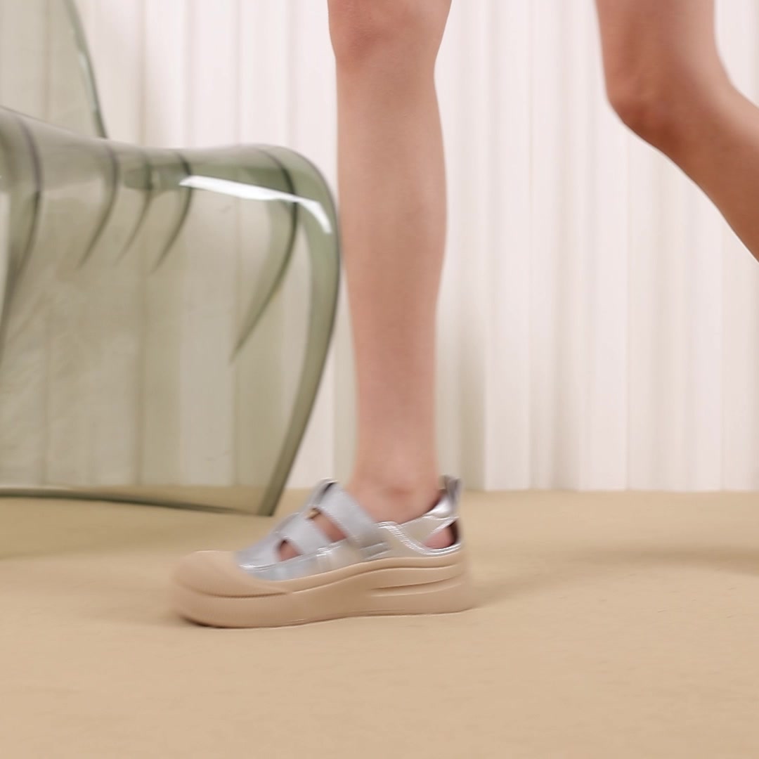 这双达芙妮凉鞋，我穿了三天就想退货！