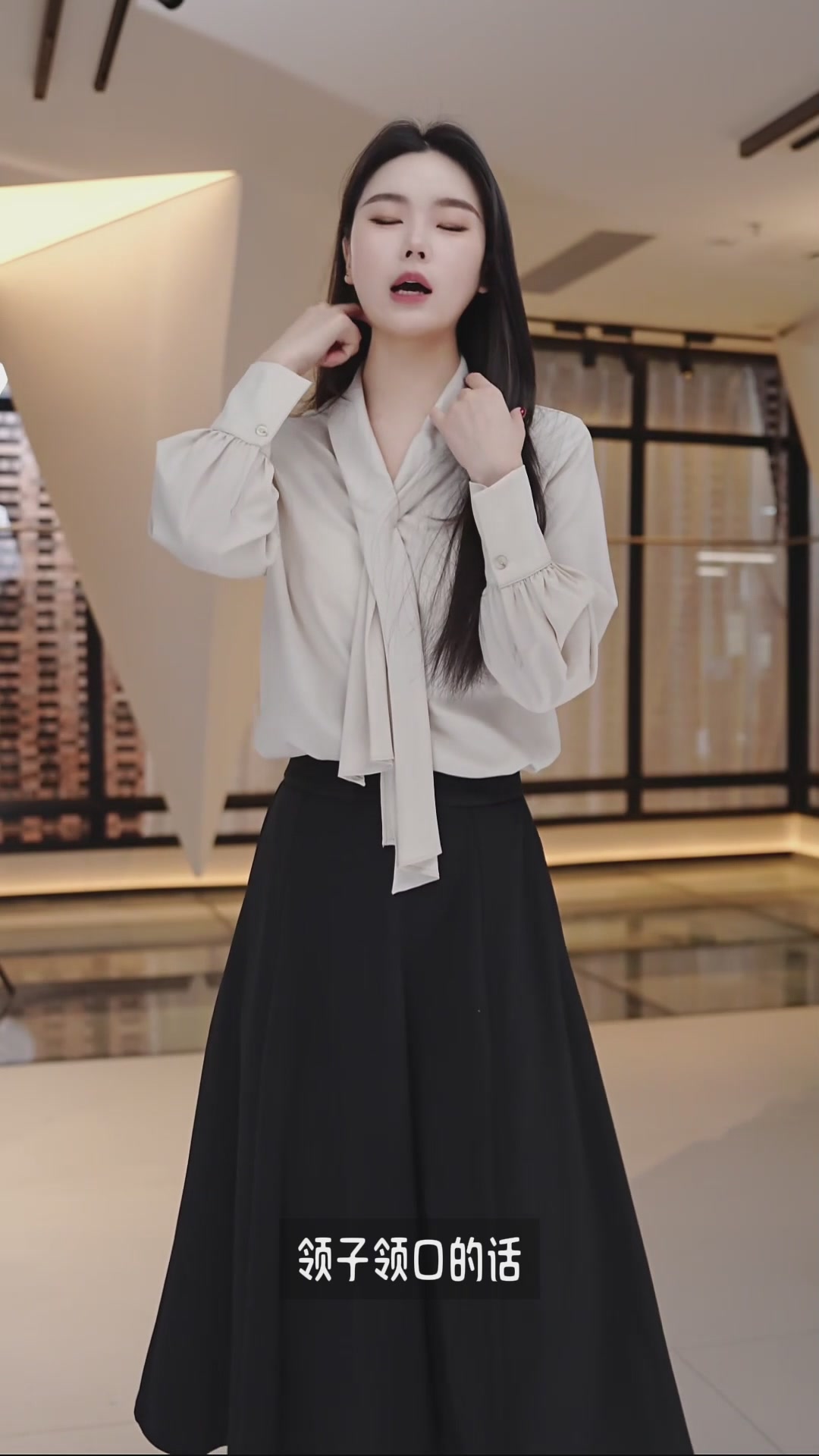 职场新宠！这件衬衫让我在办公室秒变时尚焦点