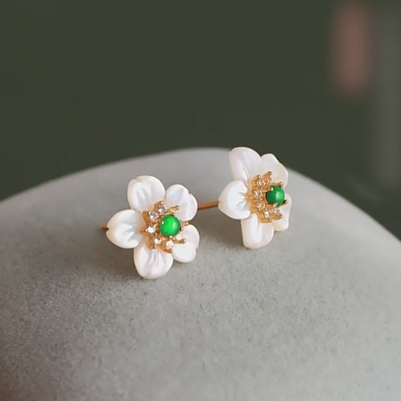 国风耳钉天花板！DTOTO白贝花翡翠耳钉，高级感拉满💎