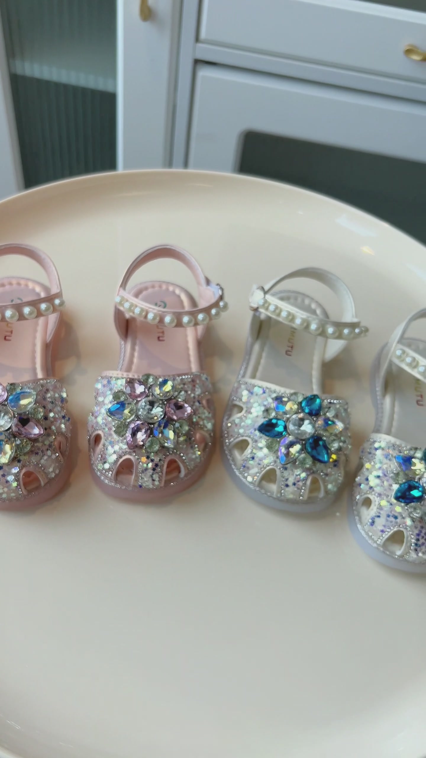 坦牛COMVIEW爱莎公主水晶鞋：每个小女孩的魔法梦，398元值不值？