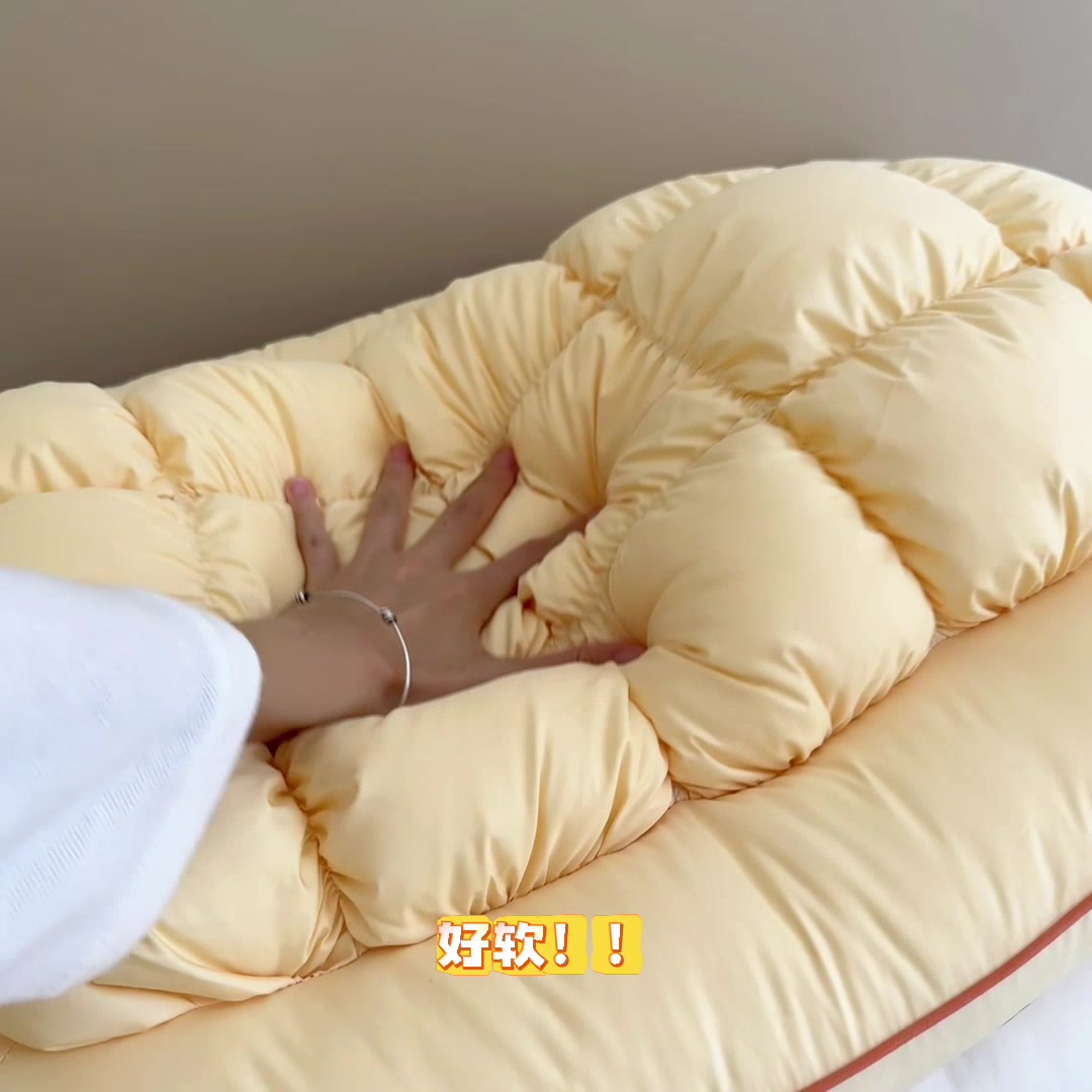 永优万奶芙泡泡面包枕：是枕头界的“软萌担当”，还是睡眠体验的“翻车现场”？