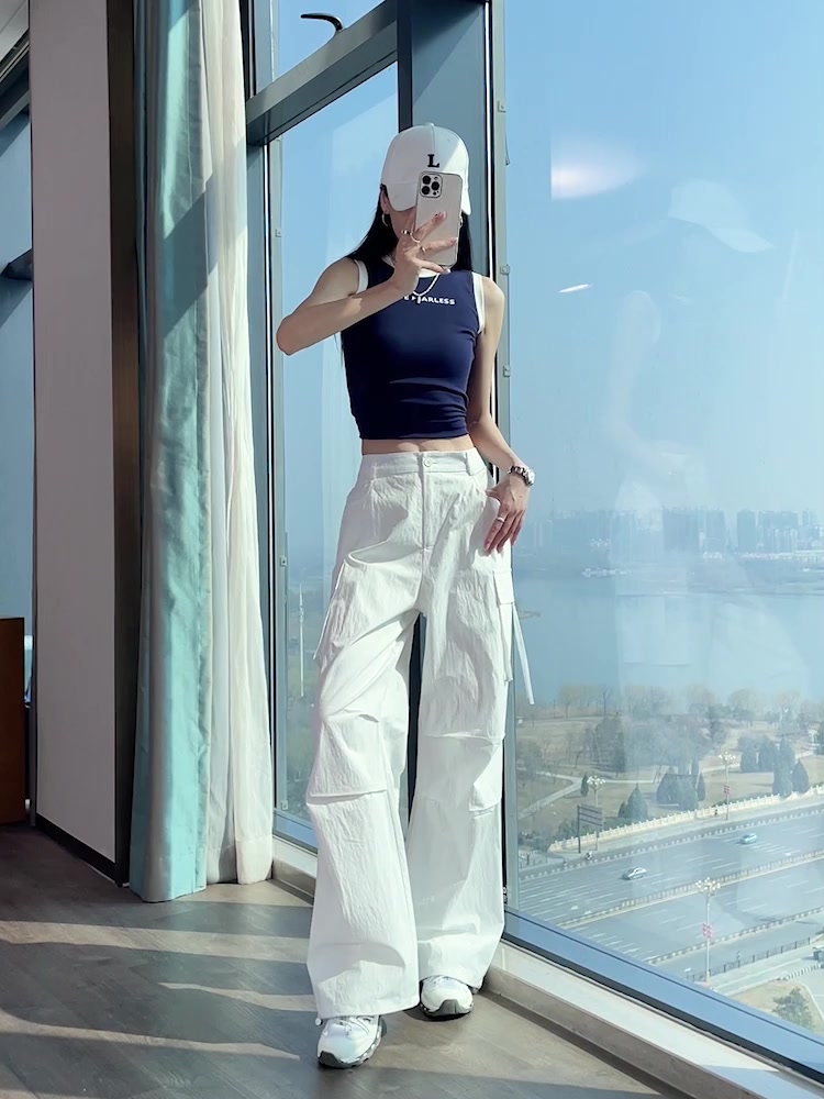 苼荟工装裤：户外女孩的夏日透气神器，实测体验来了！