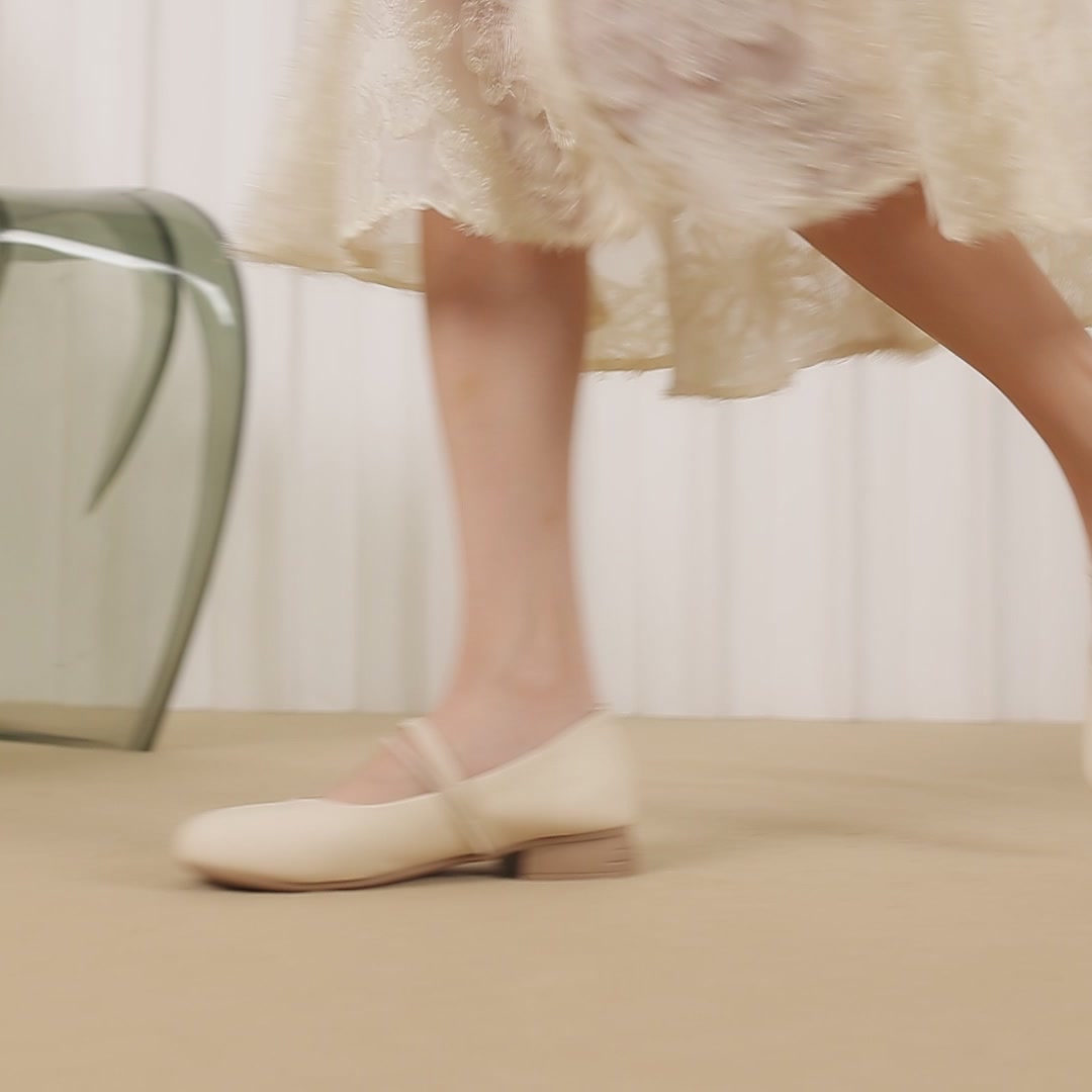 达芙妮这双玛丽珍鞋，我愿称之为“法式浪漫天花板”！