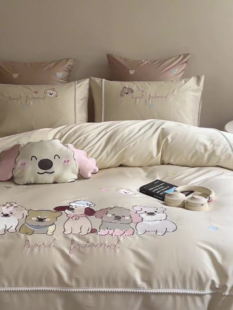 MACT儿童四件套：香槟色卡通风刺绣，是童趣还是智商税？