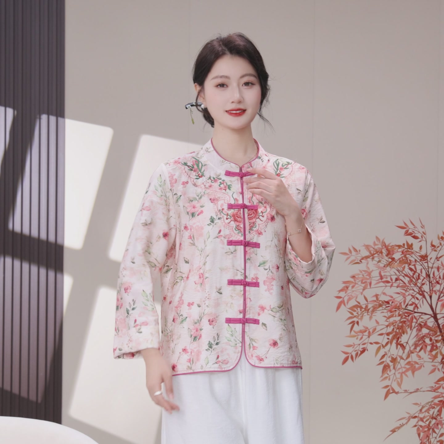 给妈妈买的国风夹克，她穿上后整个人都亮了！