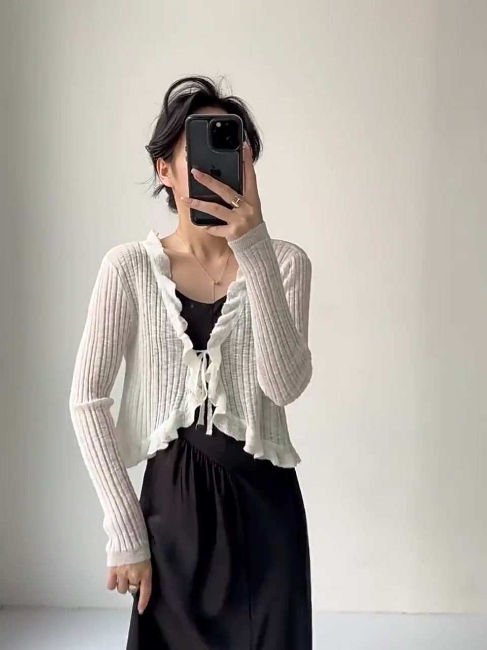 赢夫人薄款吊带裙+冰丝开衫：299元买到的夏日清凉与尴尬