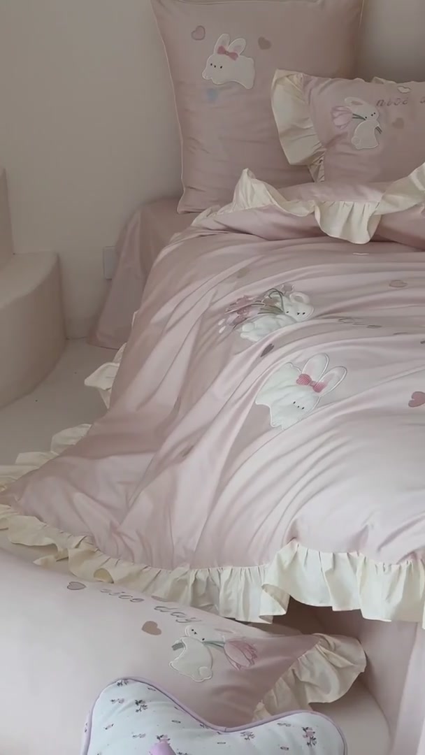 MACT少女心四件套：2498元买兔子，是智商税还是真香？