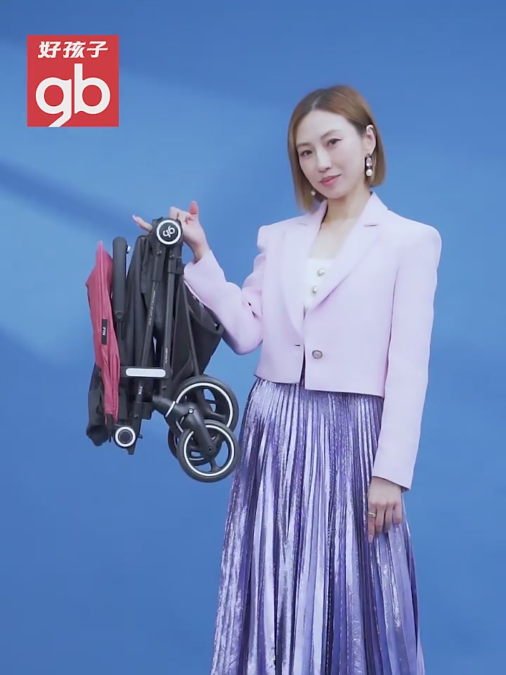 好孩子飞羽D5000：碳纤维婴儿车，单手折叠的登机神器？