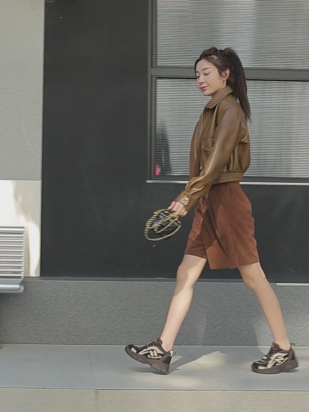 达芙妮老爹鞋：秋冬保暖与时尚的完美结合