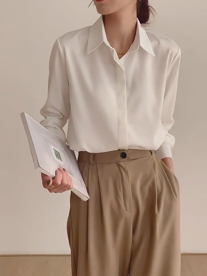 当文艺遇上通勤：这件缎面衬衫，让我在办公室也能“炸街”