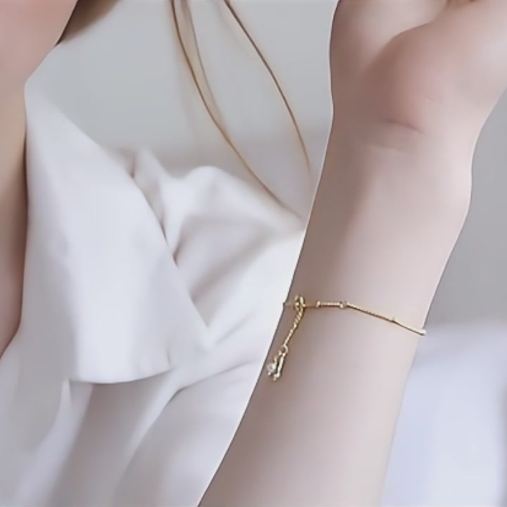 DTOTO 925银仿珍珠手链：冷淡风下的温柔陷阱，我戴了三天就沦陷了！