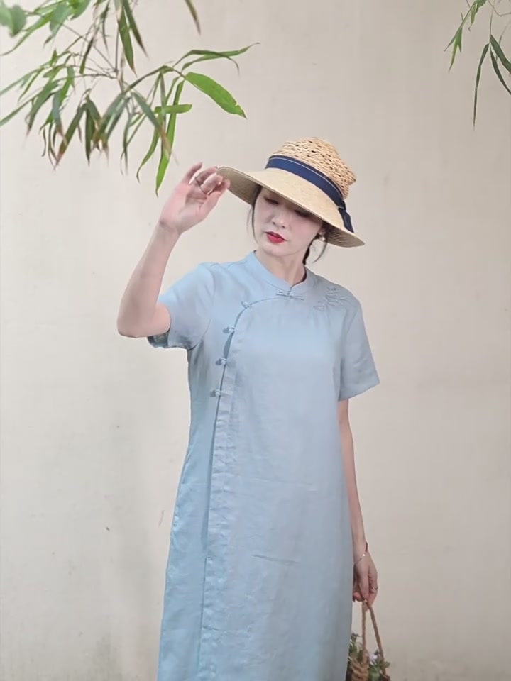 穿上这件改良旗袍，我好像成了竹林里的文艺女侠