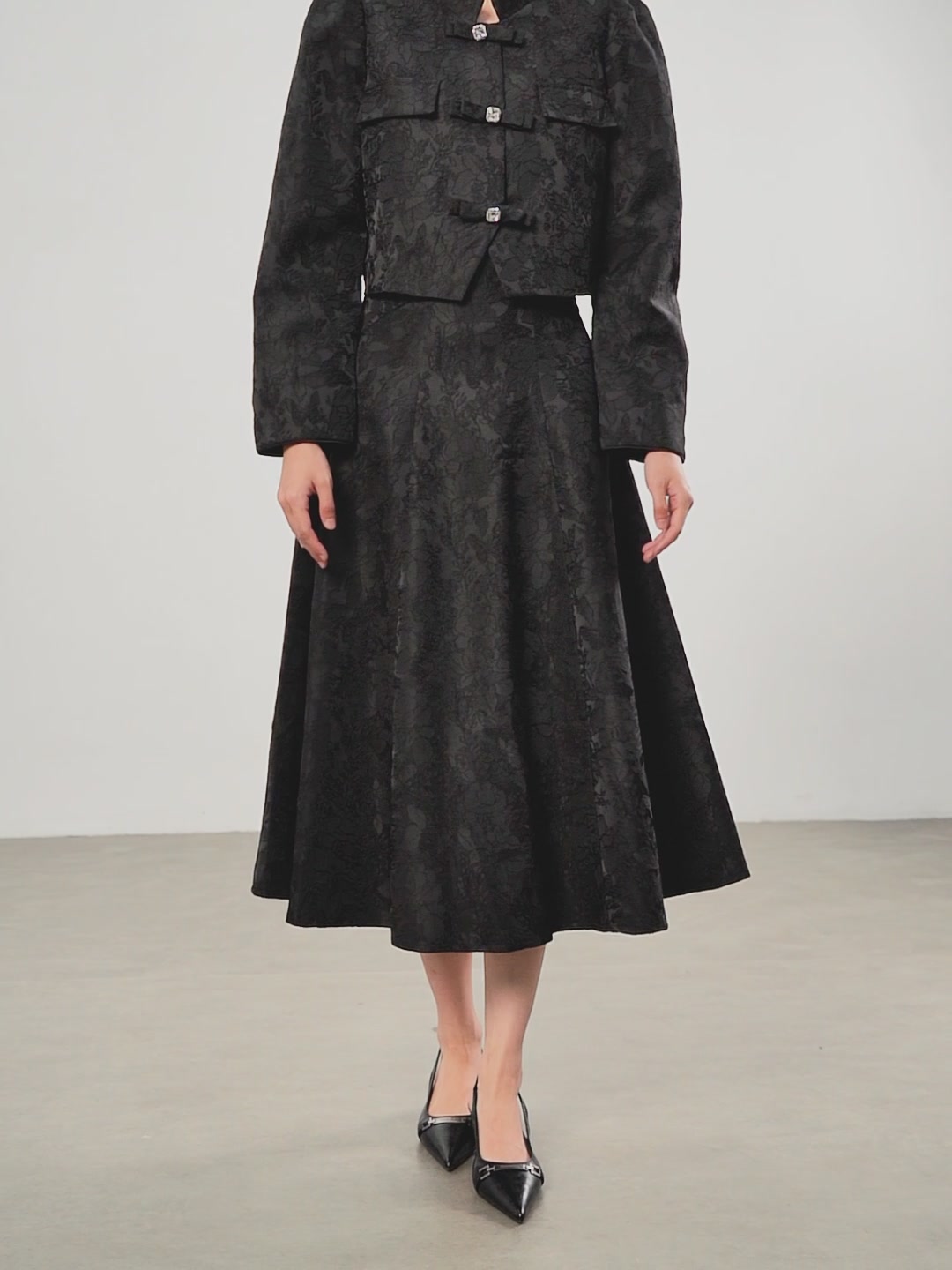 佧茜文A字裙：通勤也能穿出高定感？这波重工提花赢麻了！