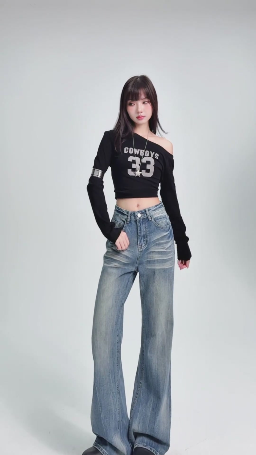 穿上这条喇叭裤，我差点以为自己穿越回了千禧年！