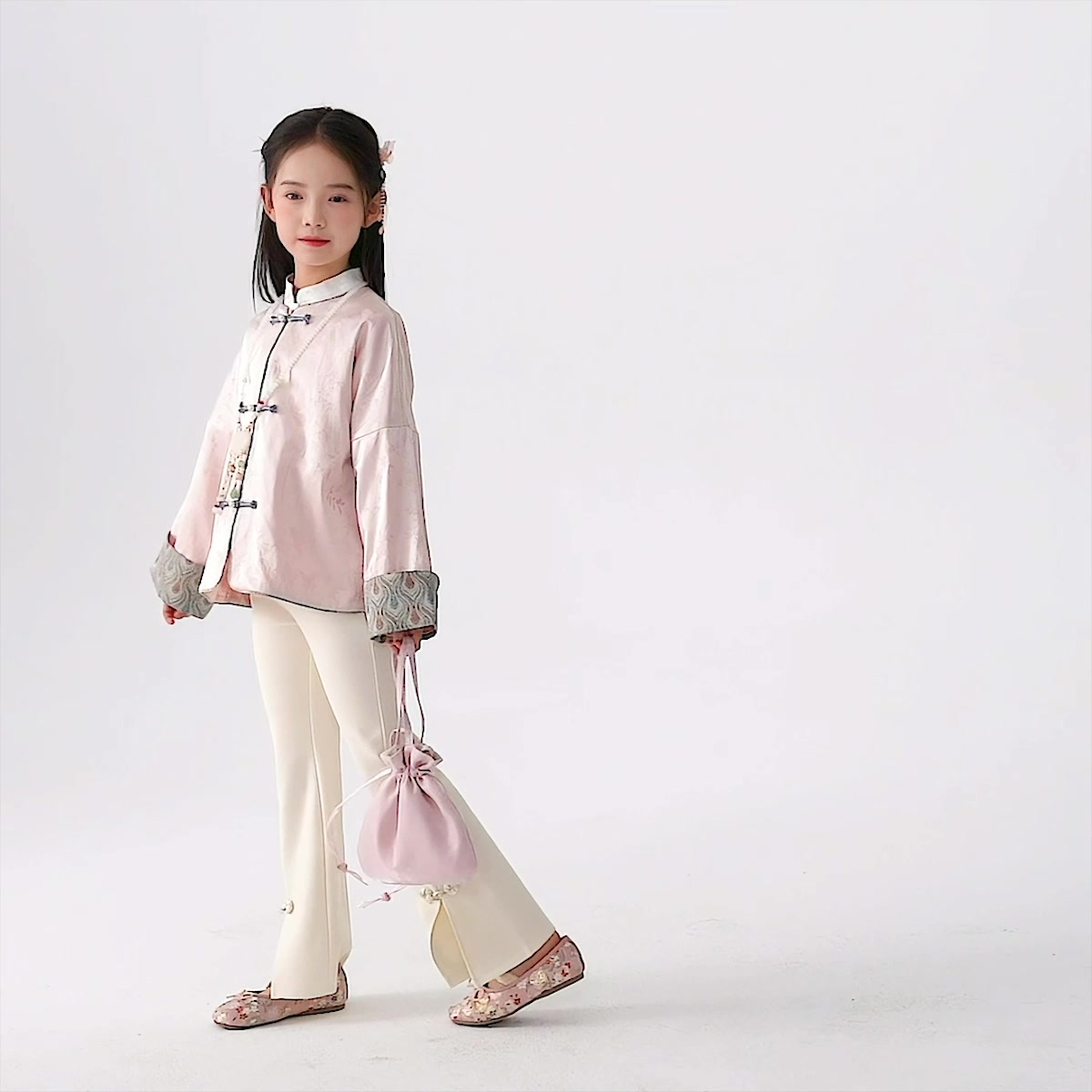 英氏新中式外套,梦泽花羽,国风穿搭新宠!