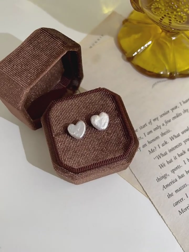 DTOTO 925银巴洛克爱心耳钉：小众设计，轻奢减龄，还是智商税？