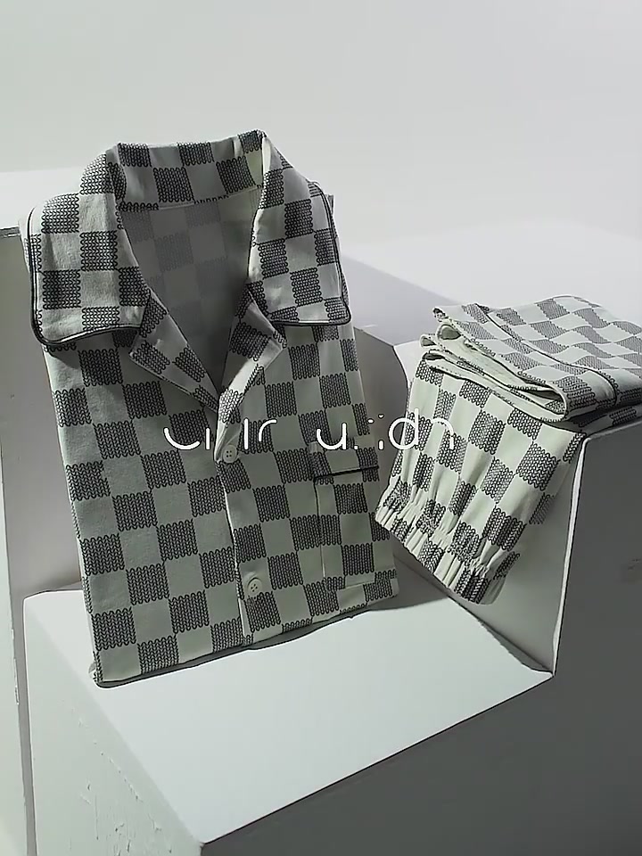 棋盘格睡衣测评：Clarkarida卡恩这套冰丝凉感家居服，到底值不值500+？