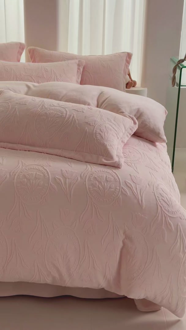 艾桐雕花牛奶绒四件套：这个冬天，我找到了被窝里的温柔乡