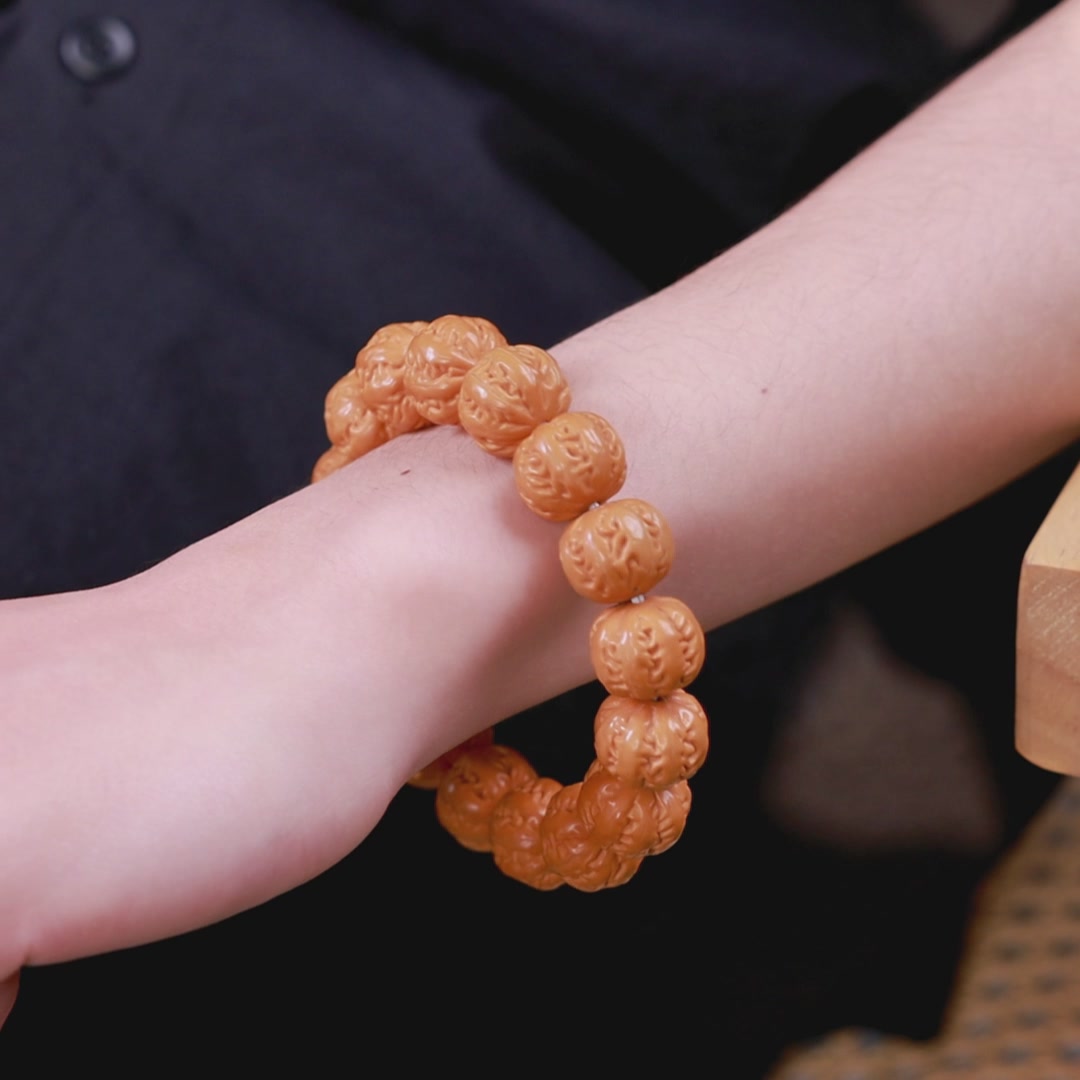 猴头核桃手串初体验：京八棱西瓜纹，文玩小白的入坑记