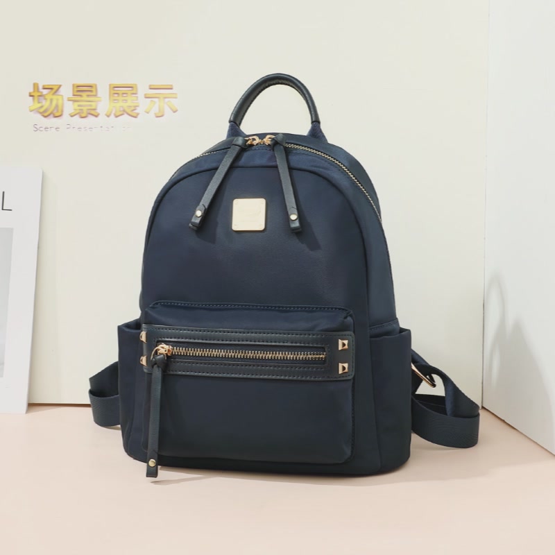 姐妹们！这个鳄鱼恤双肩包让我出门旅游再也不怕装不下啦！