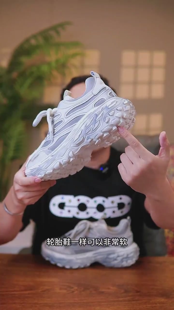 穿上这双izzue it机甲鞋，我直接变身未来战士！